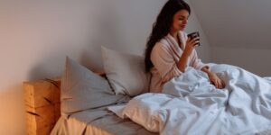 Was sind die unverzichtbaren Modestücke, die jede Frau besitzen sollte?