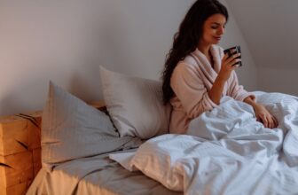 Was sind die unverzichtbaren Modestücke, die jede Frau besitzen sollte?