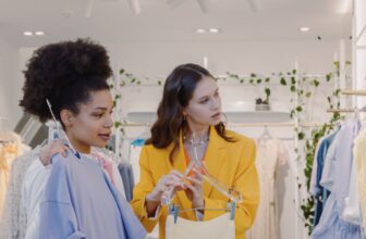 Wie können Sie Damenbekleidung für einen einzigartigen Look kombinieren?